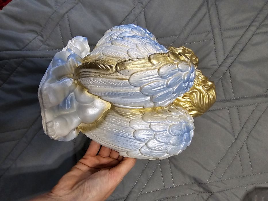 Гипсовая фигура ангелов