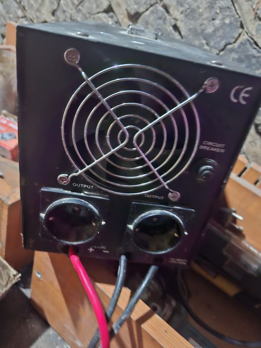 Vând UPS centrala termica Avansa, 300 W, 500 VA, 230 V / 12 V, unda si