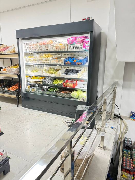 Холодильник витрина продаётся