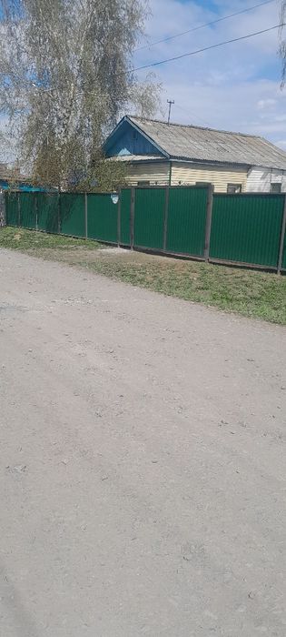 Продам дом в рабочем в отличном месте.