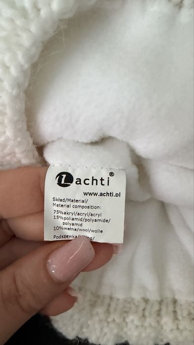 Caciula superba alba