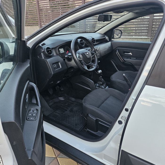 Vând Duster 4x4 benzină 150 de cai