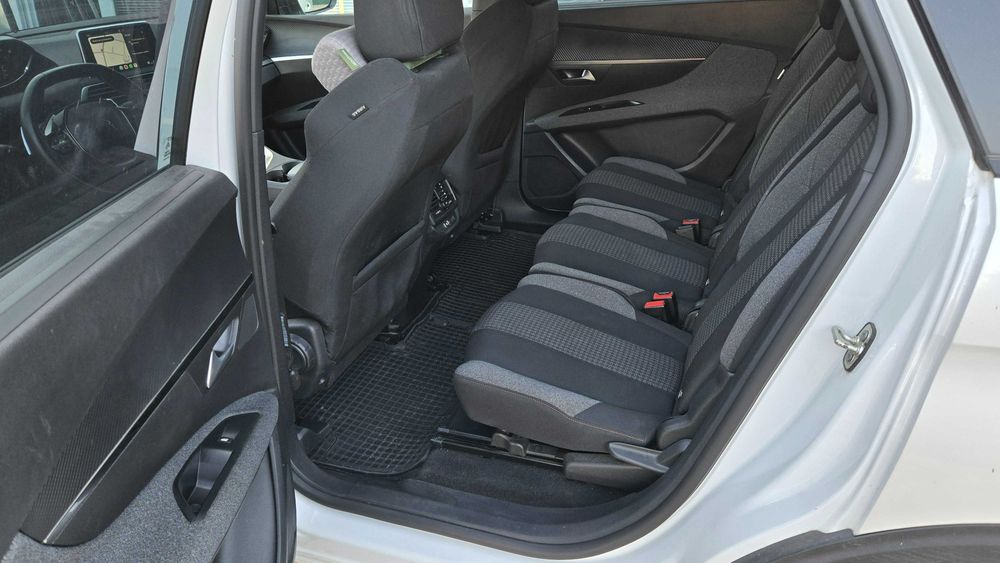 Peugeot 5008 1.5D 131к.с автоматик 7места 2021г-отличен