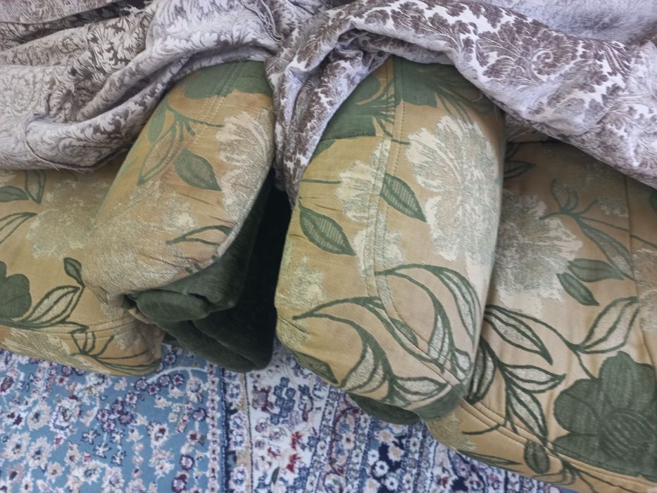 Диван с двумя креслами