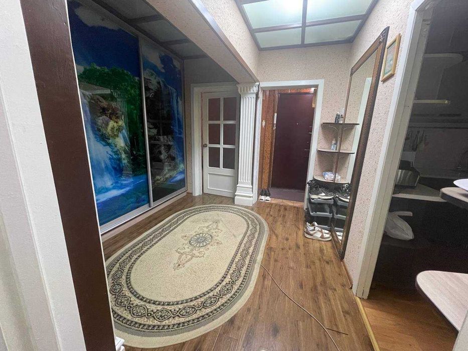 Продается квартира на первом этаже (Госпитальный рынок)