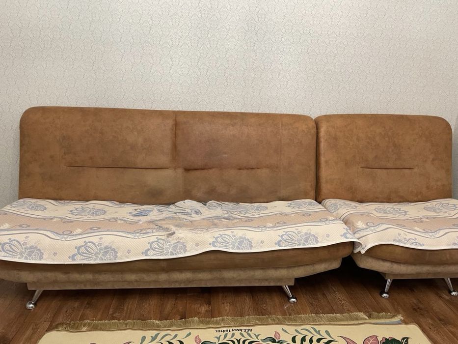 Продам диван с двумя креслами