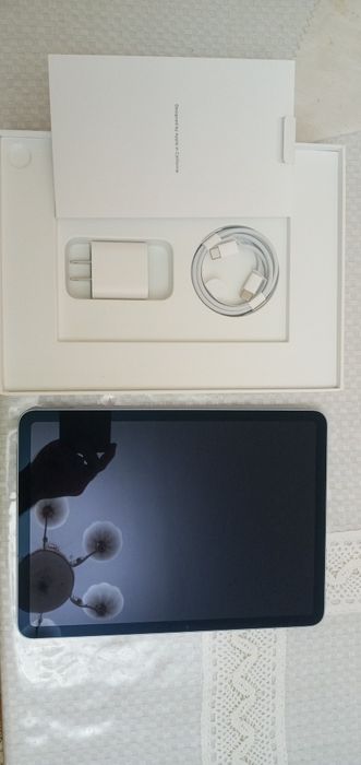 iPad Air 11-inch (M3)Wi-Fi +Cellular 128 GB Blue model A3267 apple.com