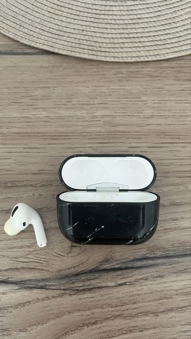 Продам Airpods Pro