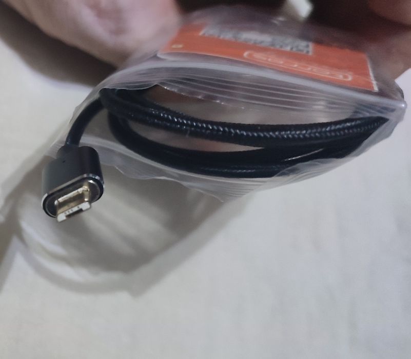 Защитное стеклр и магнитный кабель для зарядки на Redmi 5 plus
Защитно