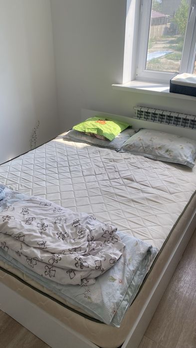 Продам двуспальную кровать