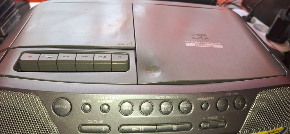 Radio casetofon cu cd SONY