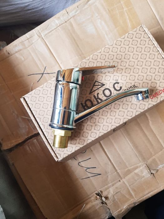 Смесители на шпильке оптом со склада
