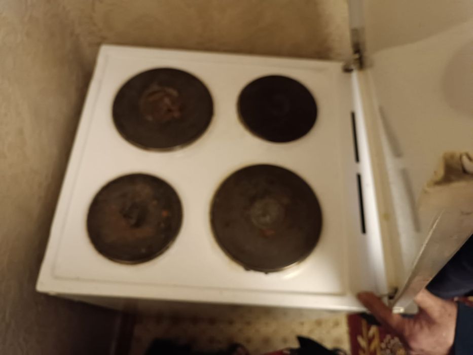 Продам электрическую плиту