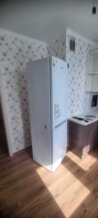 Продам холодильник BEKO RCSK335M20W