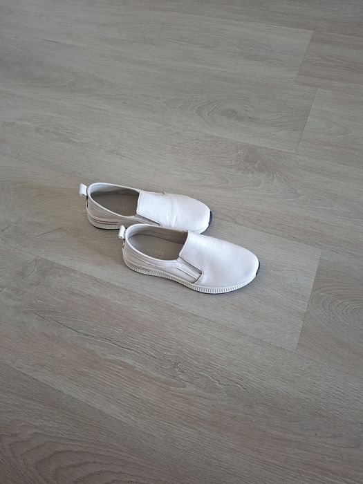 Продам женские макасины