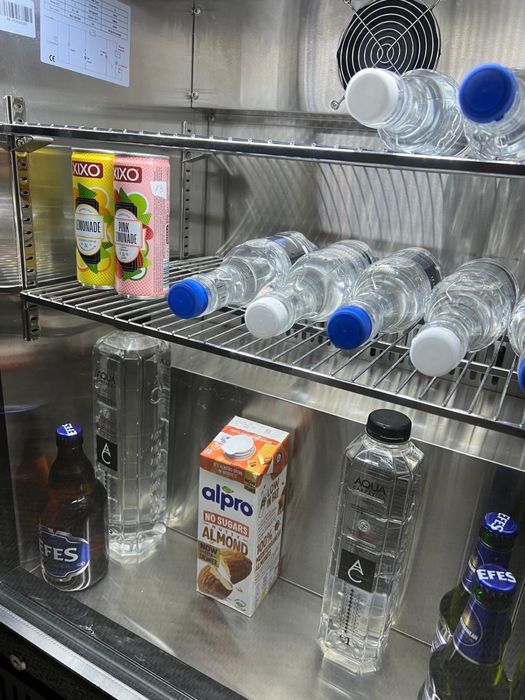 Vitrina frigorifica minibar cu usa de sticla