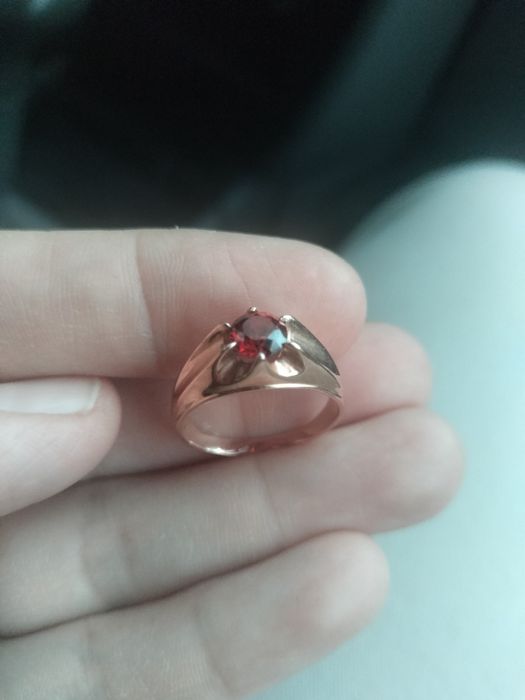 Продам золотое кольцо