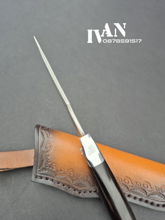Японски ловен нож от дамаска стомана и сърцевина VG10 с кожена кания