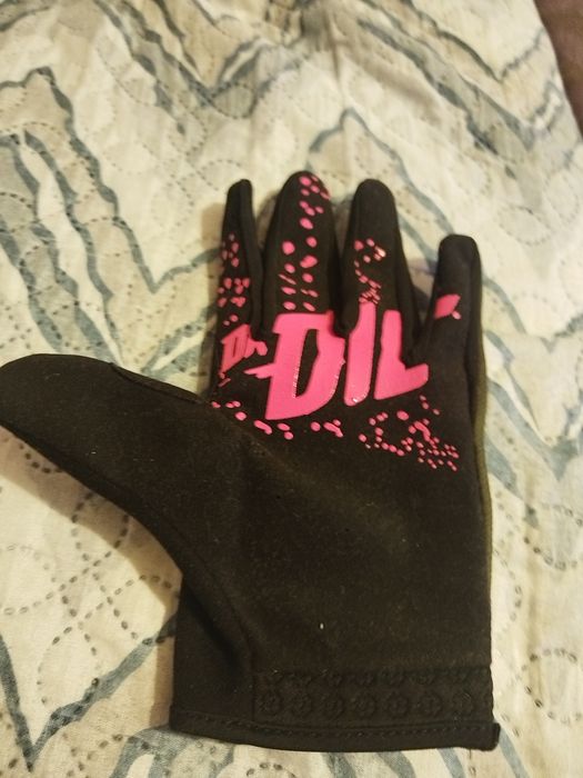 Чисто нови!!! Ръкавици