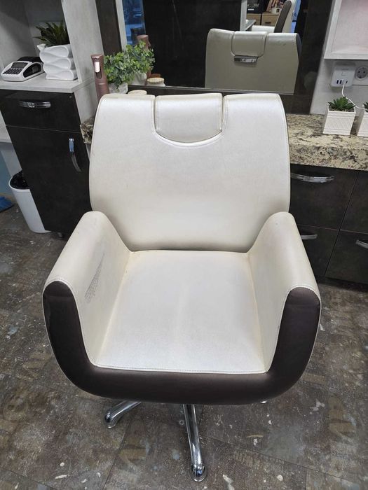 Фризьорски столове