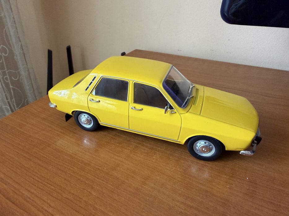 Vand macheta Dacia 1300 Galbena an 1969-Impecabila