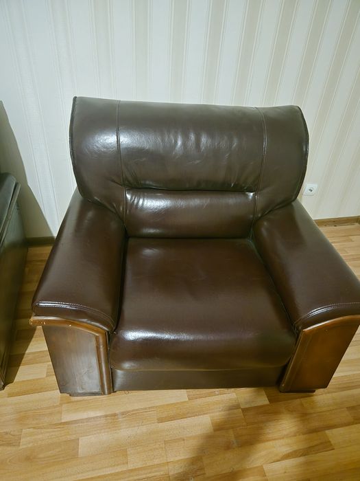 Продам б/у кресло
