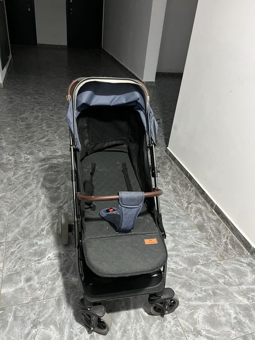 Коляска прогулочная ining baby