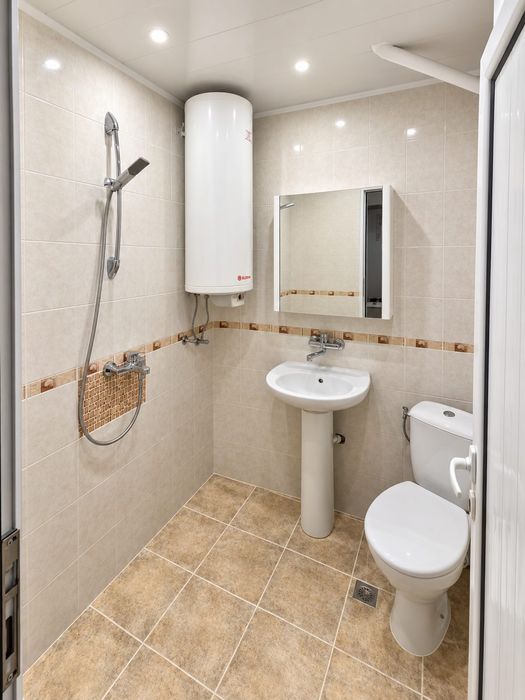 Продава се Тристаен апартамент в Варна, Левски - 65 кв.м за 2354 €/кв.м - Снимка #6