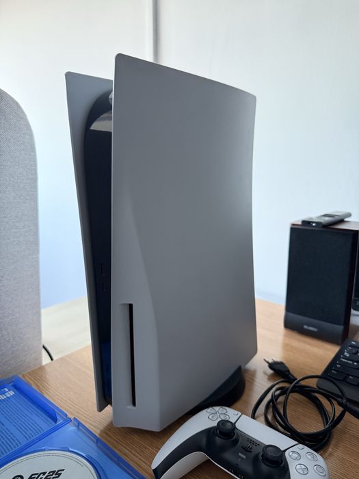 Sony Play Station 5 с 2мя Джостиками и игрой