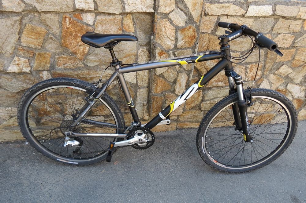 Vând bicicleta mtb cu roti pe 26"