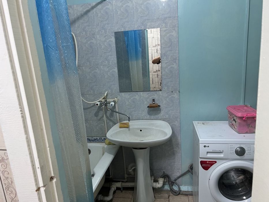 Продаётся двухкомнатная квартира по адресу 12-57-** (3 этаж)