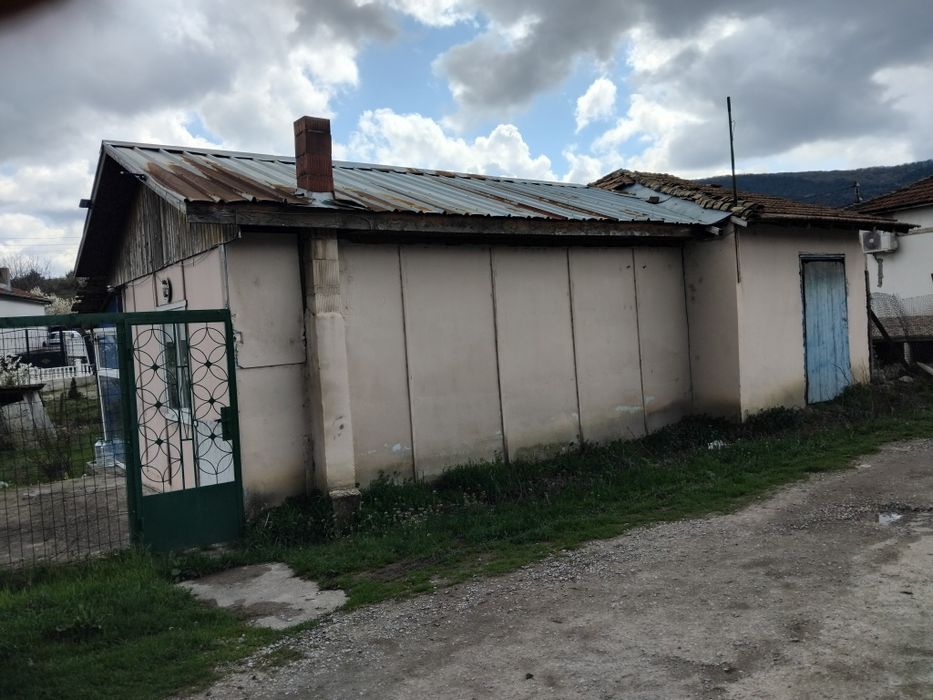 Продава се Къща в с. Подгорица, Област Търговище - 60 кв.м за 98 €/кв.м - Снимка #2