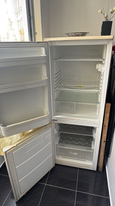 Vând frigider Arctic 210 l, 170 h
