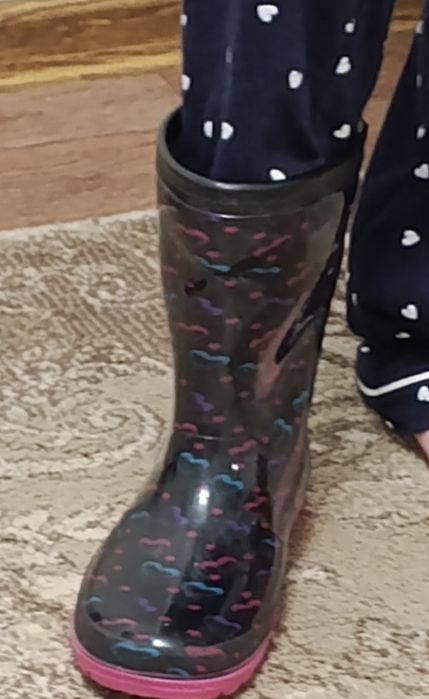 Продам детские резиновые сапоги