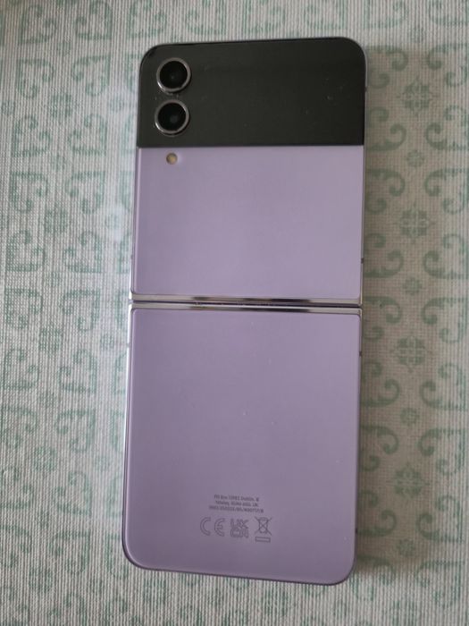 Samsung Galaxy Z flip 4