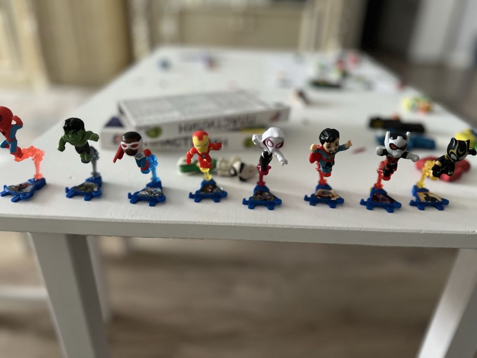 Игрушки Kinder Marwel