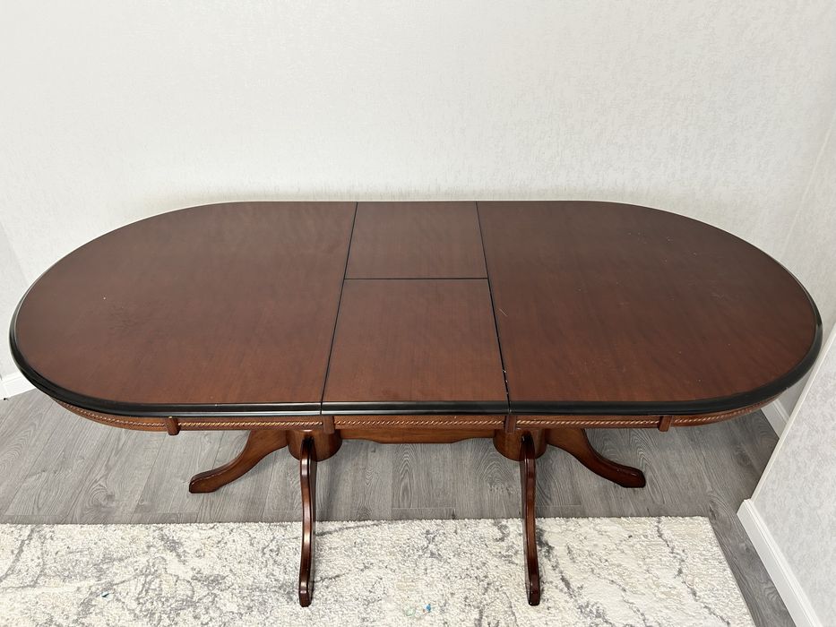 Стол для гостиной