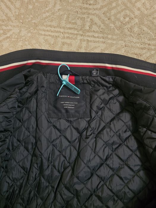 Продам куртку Tommy Hilfiger