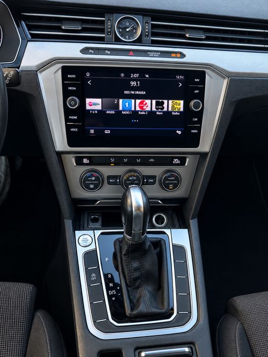 VOLKSWAGEN Passat 2018 — imagine 3