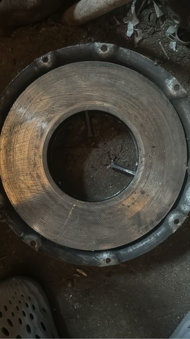 Запчасть от зил газ газель волга. Насчет цены узновайте.