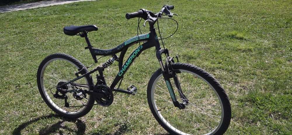 Vând bicicleta Champions