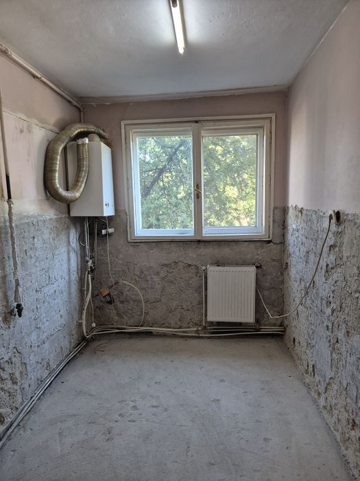Vand apartament 2 camere LA GRI - IDEAL pentru amenajat