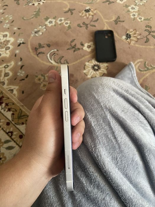 Iphone 13 ,128 гб , акб 78 % , есть коробка
