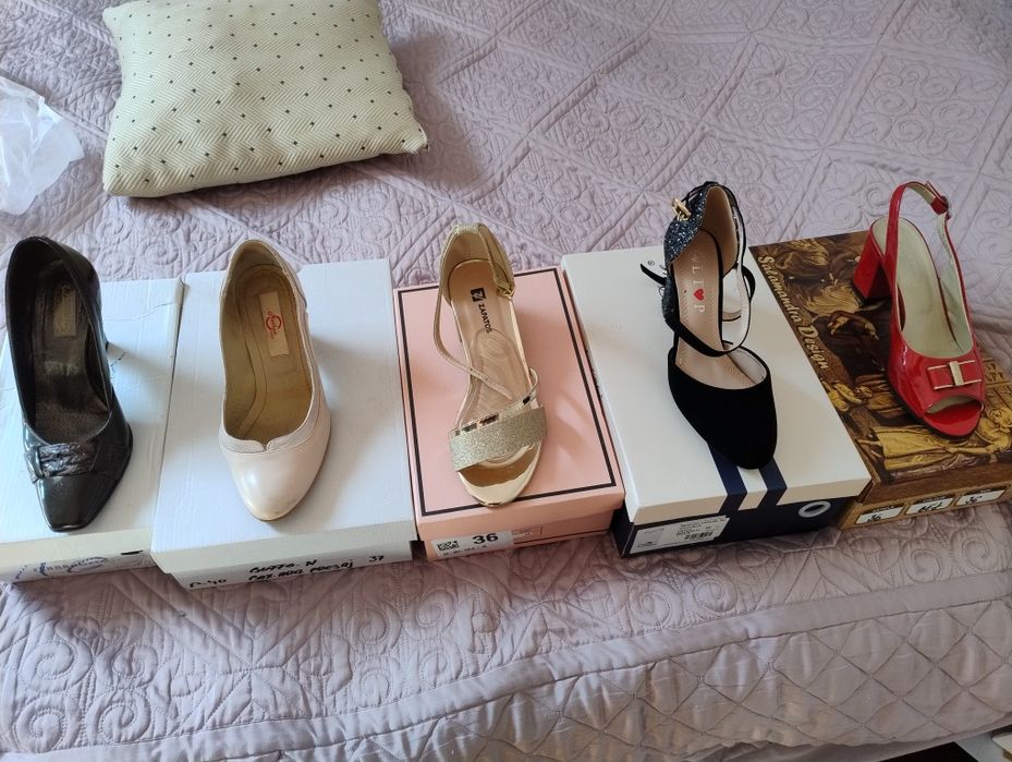 Pantofi dama,unii noi,alții incaltati de maxim 5 ori