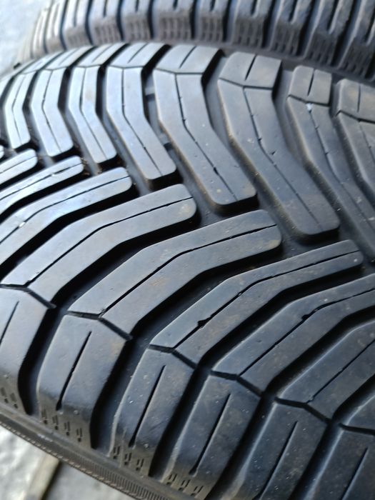 Всесезонни гуми -15цола -205/60-1бр.-65лв."MICHELIN"