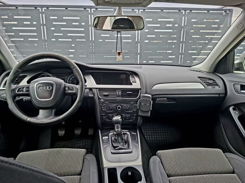 Audi A4 B8 2.0 TDI – 2009 – întreținut