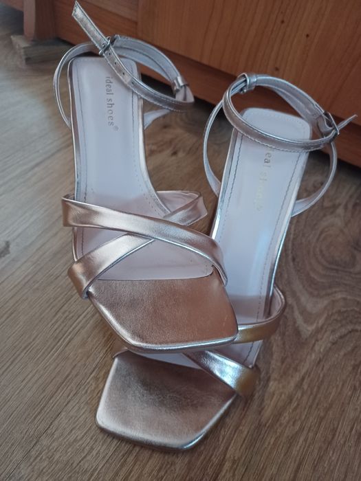 Sandale cu toc femei