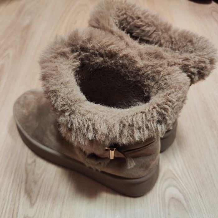 Дамски пухени боти