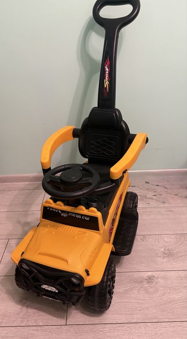 Детска музикална кола Chipolino за яздене с дръжка и сенник Сафари