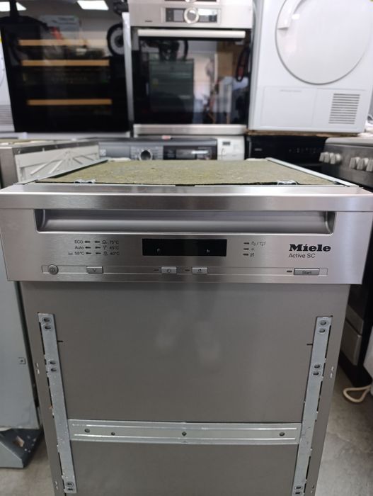 Съдомиялна за полу вграждане 45см MIELE